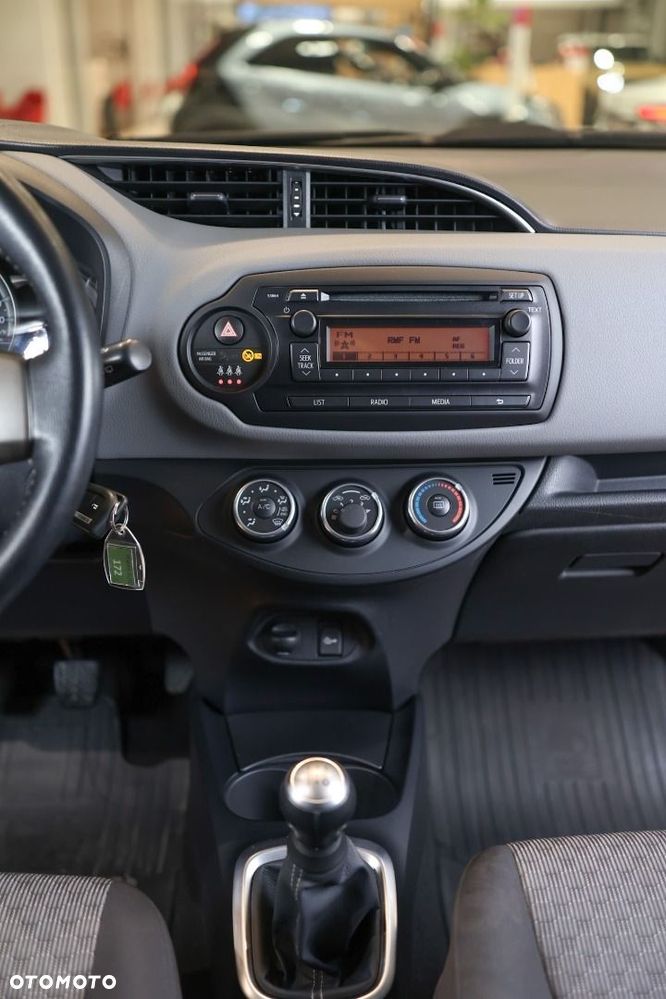 Toyota Yaris - 24