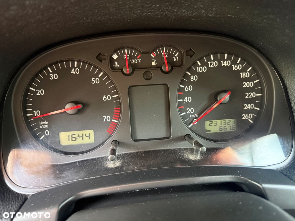 Volkswagen Golf 1.6 Basis - 17