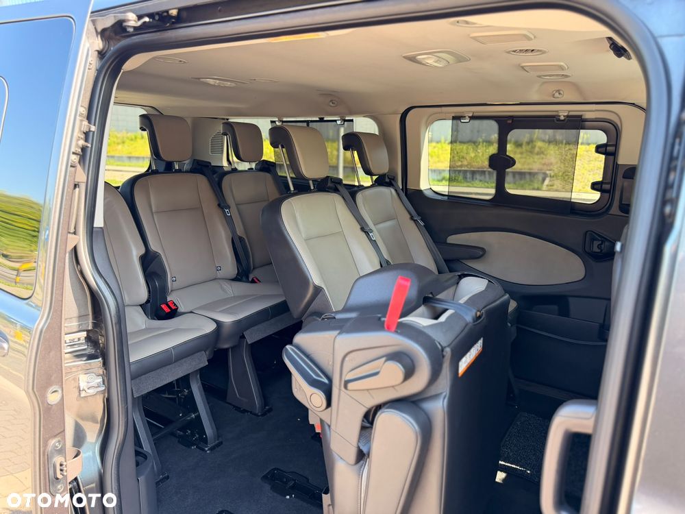Ford Tourneo Custom 310 L2H1 VA Titanium - 31