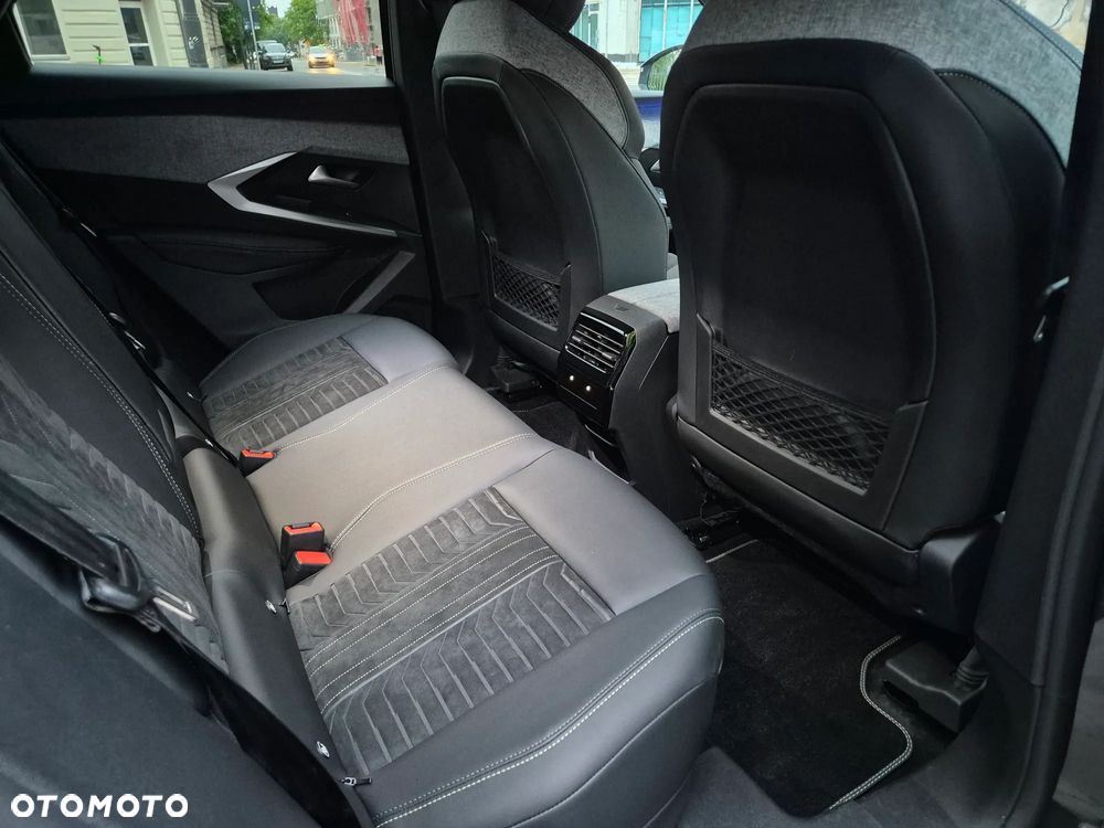 Peugeot 3008 195 e-DSC7 GT EXCLUSIVE - 34