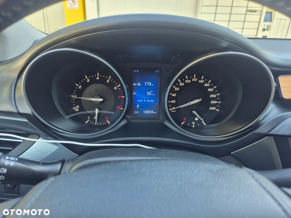 Toyota Avensis 1.8 Prestige MS - 6