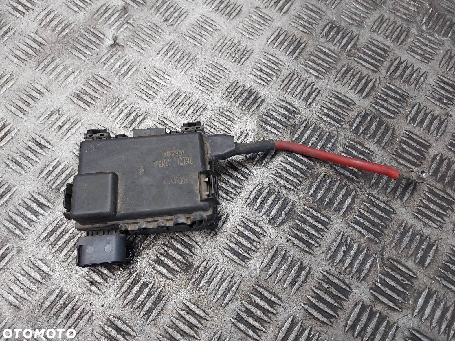 SKRZYNKA BEZPIECZNIKÓW AKUMULATORA FORD GALAXY MK1 2.0 8V 7M3937548A - 1