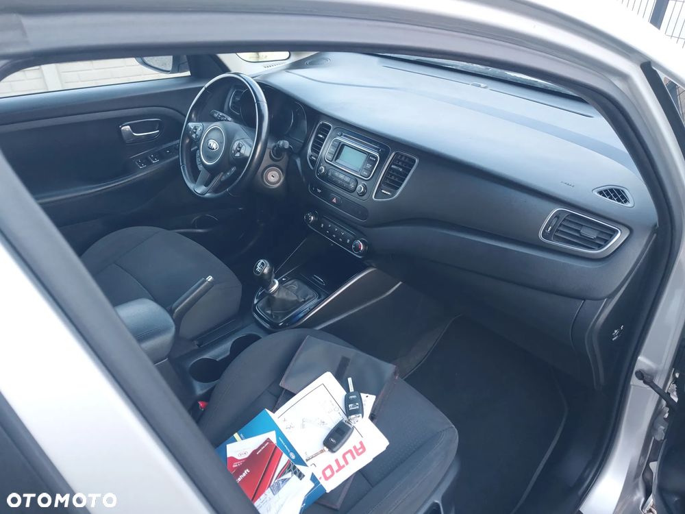 Kia Carens 1.7 CRDi 136 Dream Team Edition - 10