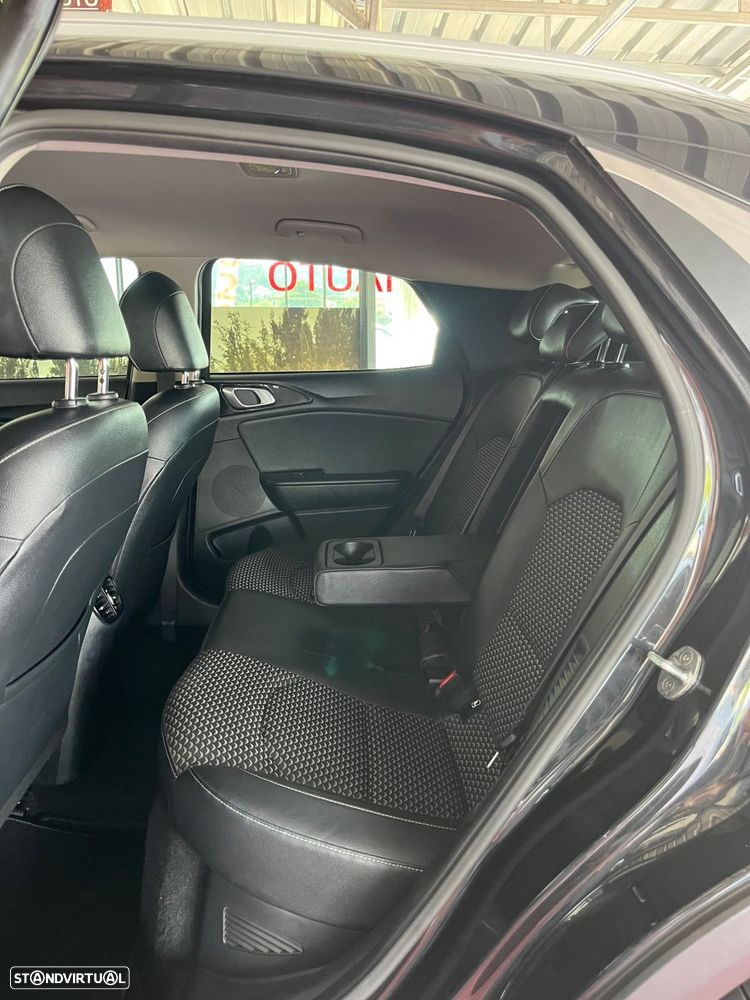 Kia XCeed - 25