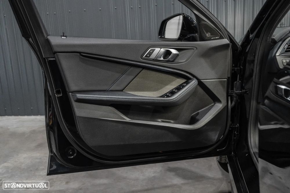 BMW 118 i Pack M Auto - 19