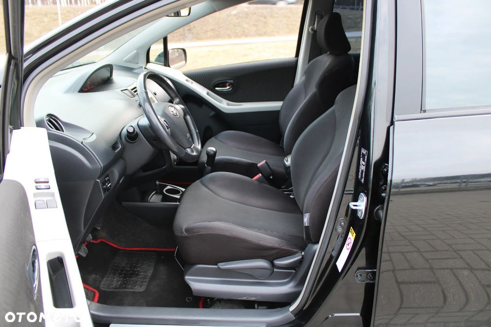Toyota Yaris 1.8 VVT-i TS - 23