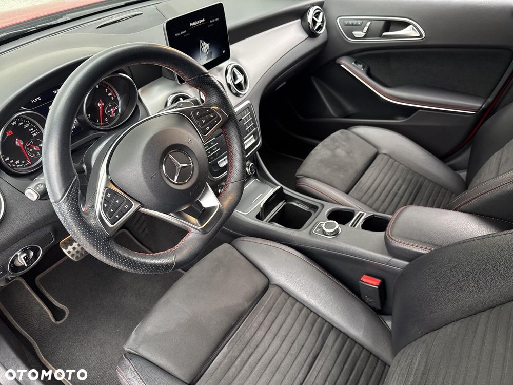 Mercedes-Benz GLA 200 7G-DCT AMG Line - 10