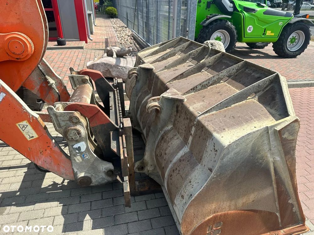 Hitachi ZW 180 - 6