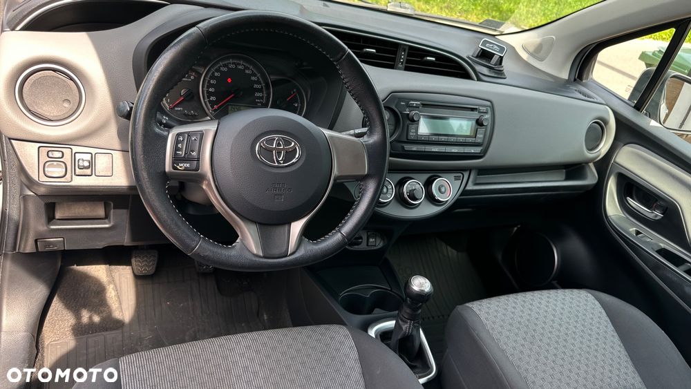 Toyota Yaris - 10