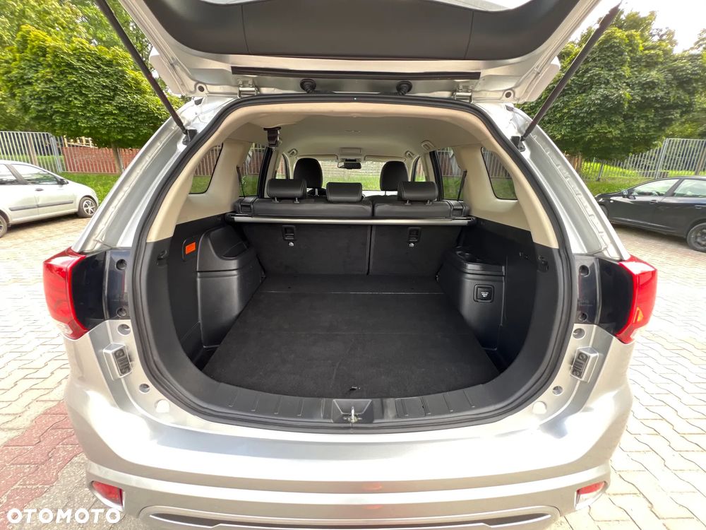 Mitsubishi Outlander 2.4 4WD Diamant+ - 12