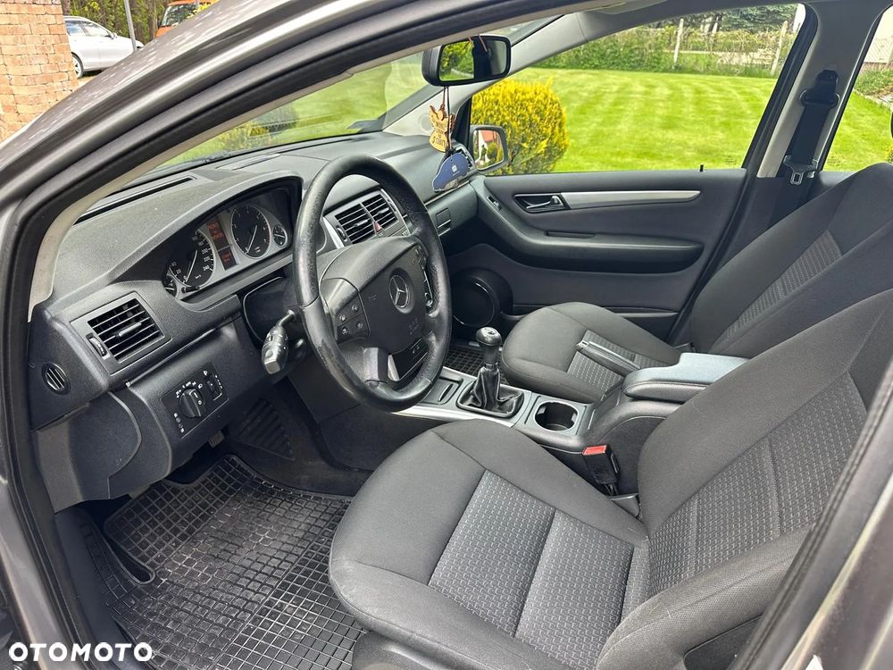 Mercedes-Benz Klasa B 180 BlueEffICIENCY - 9