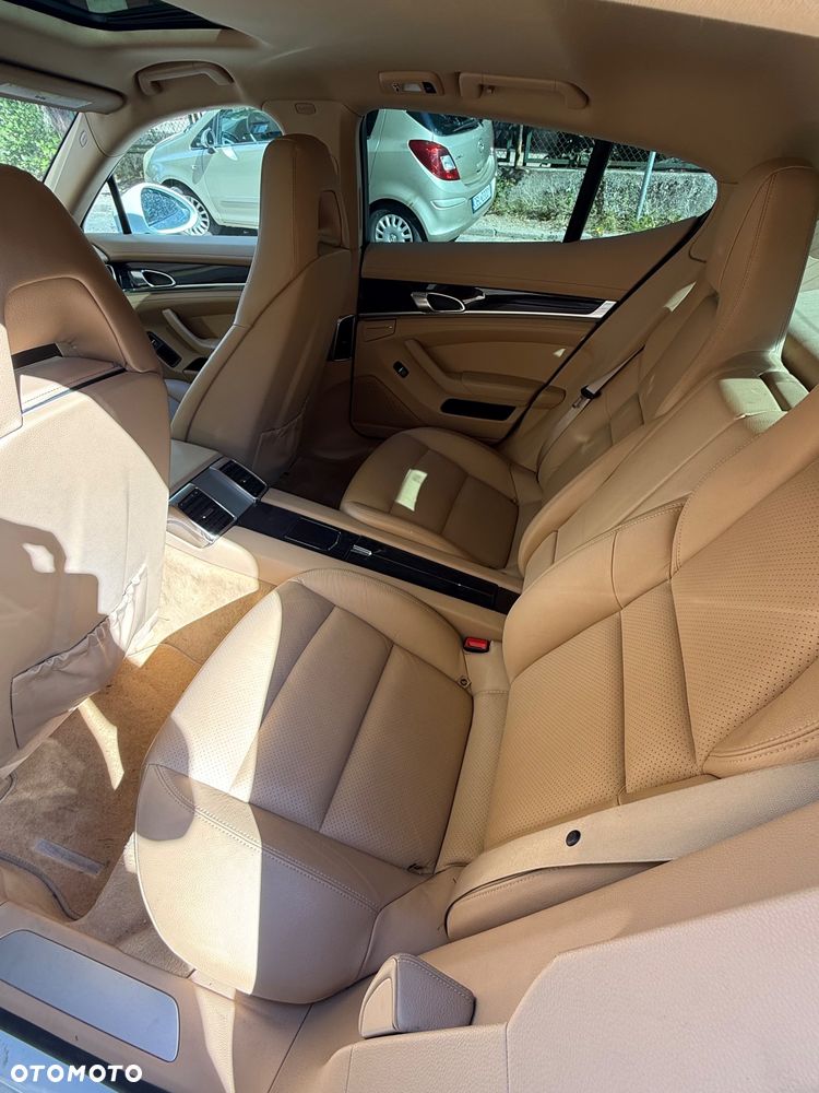 Porsche Panamera 4S - 12