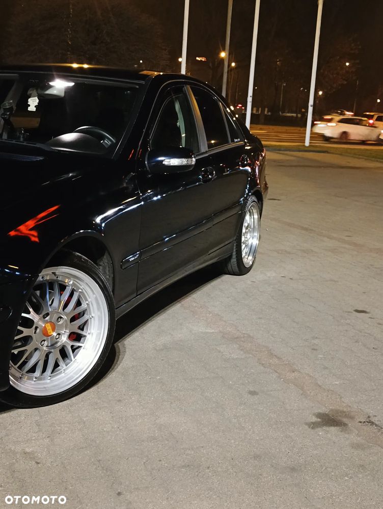 Mercedes-Benz Klasa C 180 Kompressor Classic Sport Edition - 10