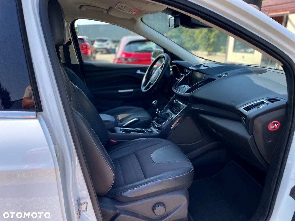 Ford Kuga 2.0 TDCi 2x4 Titanium - 30