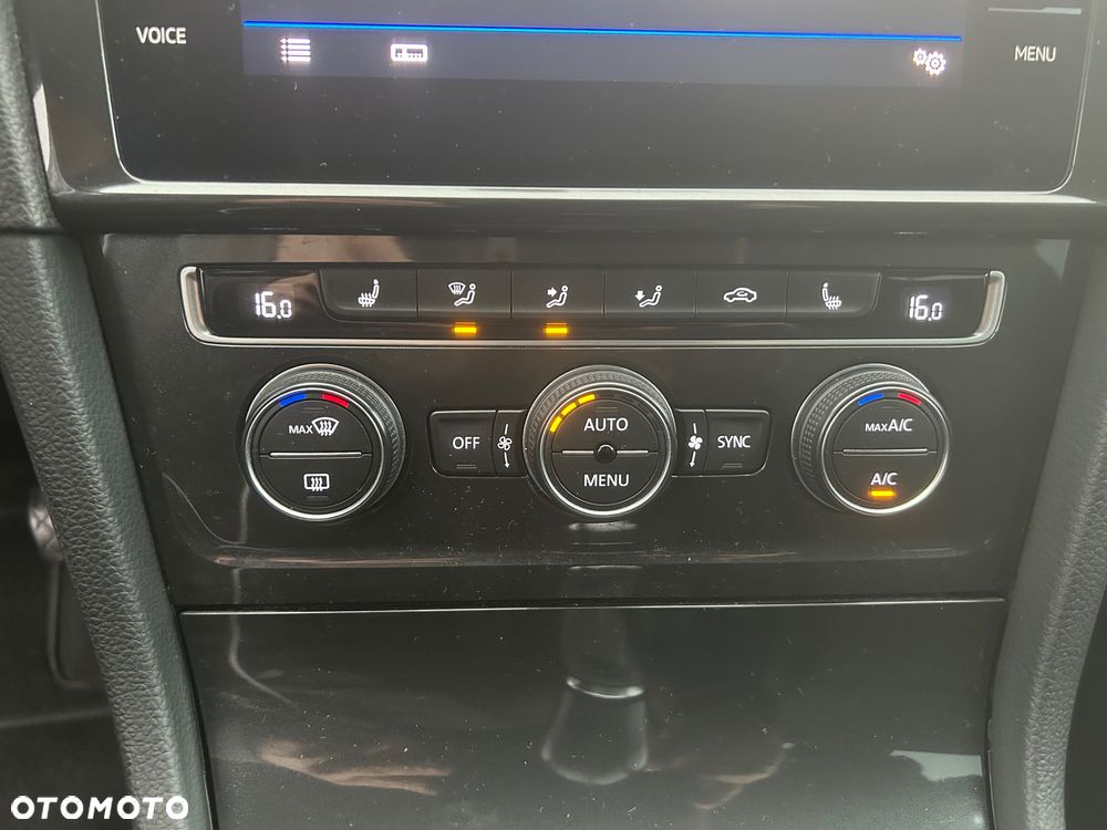 Volkswagen Golf 1.5 TSI BMT Comfortline - 28