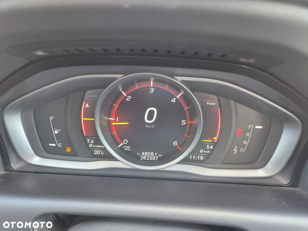 Volvo XC 60 D3 Drive-E Ocean Race - 14