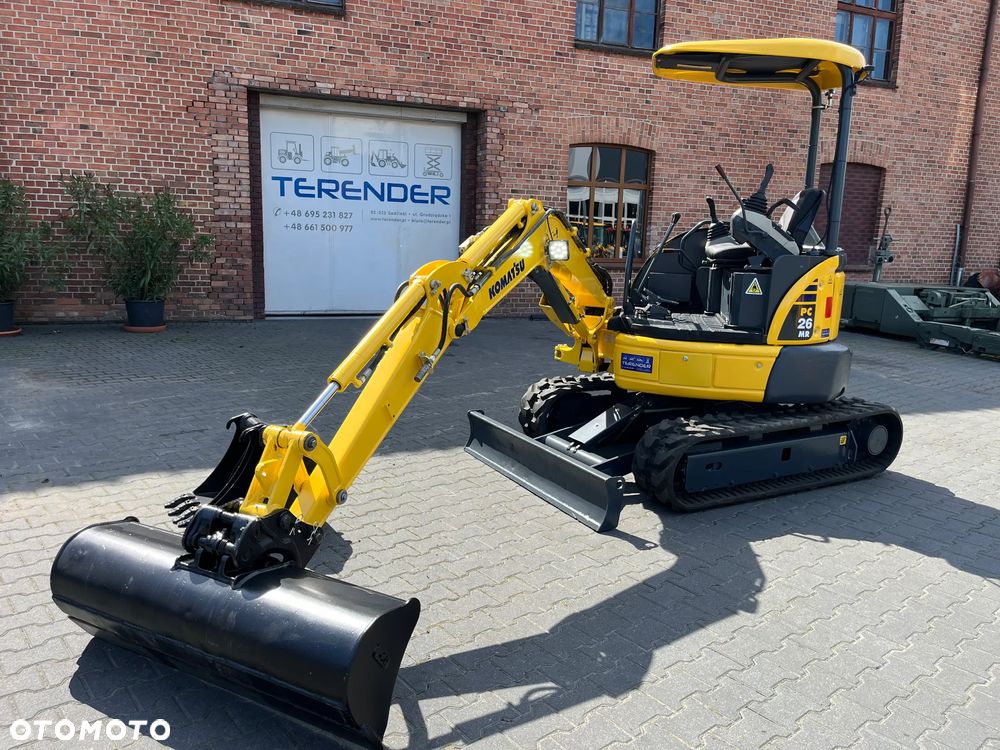 Komatsu PC26MR-3 - 11