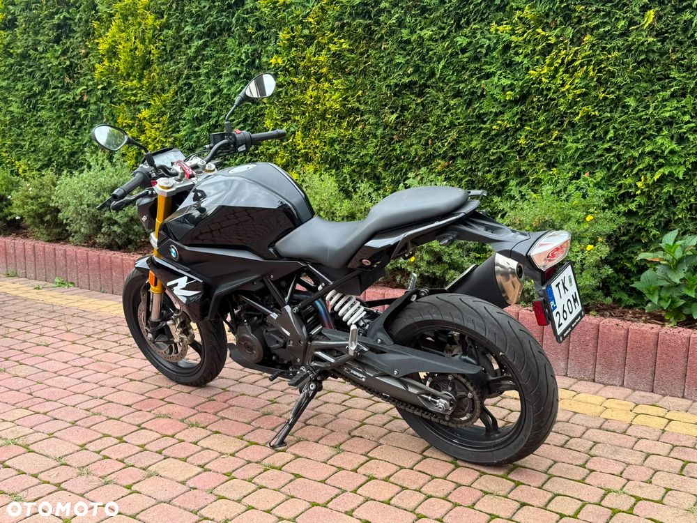 BMW G - 8