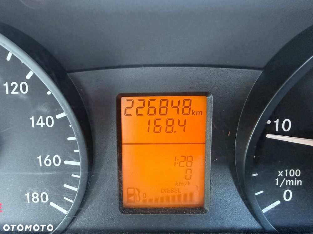 Mercedes-Benz Sprinter - 12