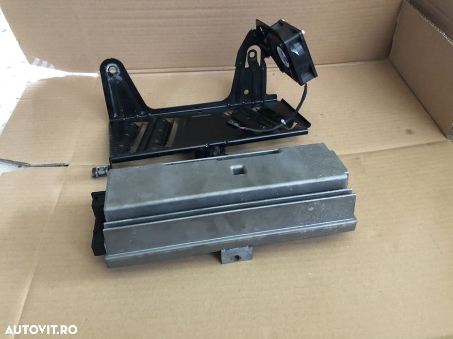 Kit complet pentru montaj camera marșarier bmw F10 F11 F30 F01 F15 F31 toate piesele sunt originale bmw - 7