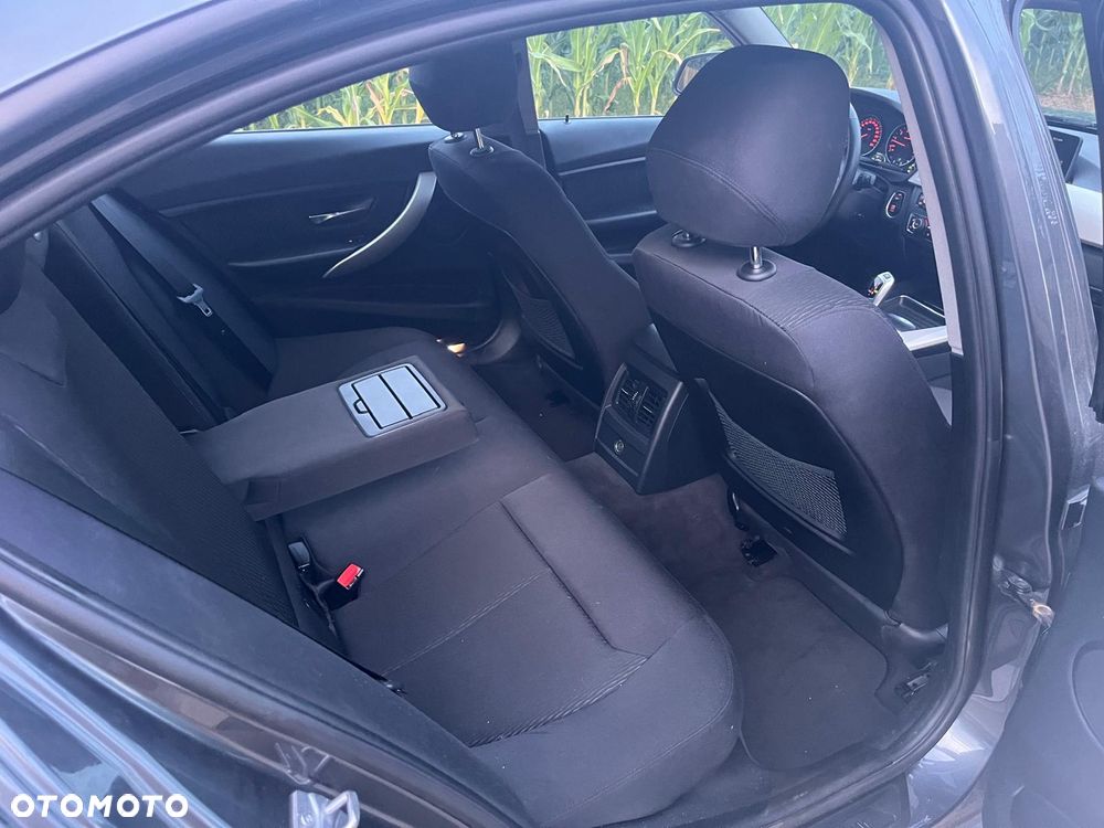 BMW Seria 3 320i Luxury Line - 19