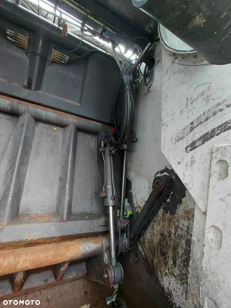 Siłowniki hydrauliczne śmieciarka zabudowy SEMAT - 2