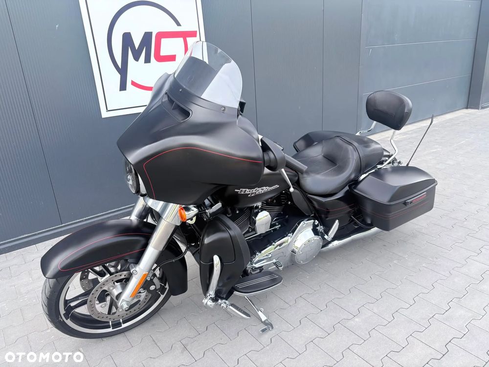 Harley-Davidson Touring Street Glide - 6