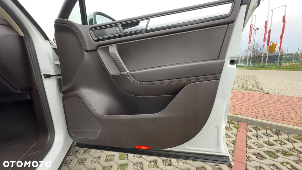 Volkswagen Touareg - 21