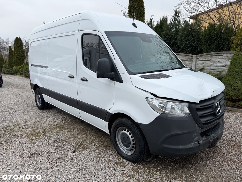 Mercedes-Benz Sprinter 907 - 1