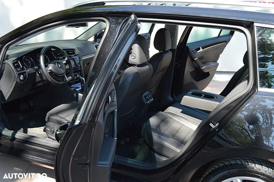 Volkswagen Golf 1.6 BlueTDI DSG Comfortline - 12