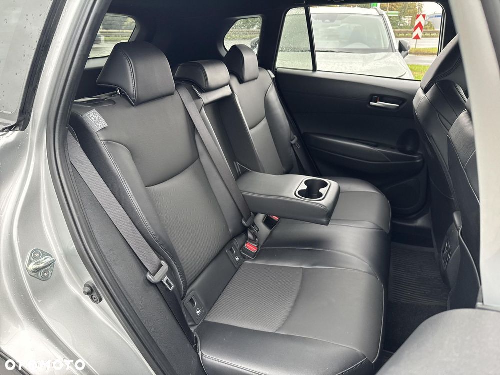 Toyota Corolla Cross 2.0 Hybrid Executive AWD - 23