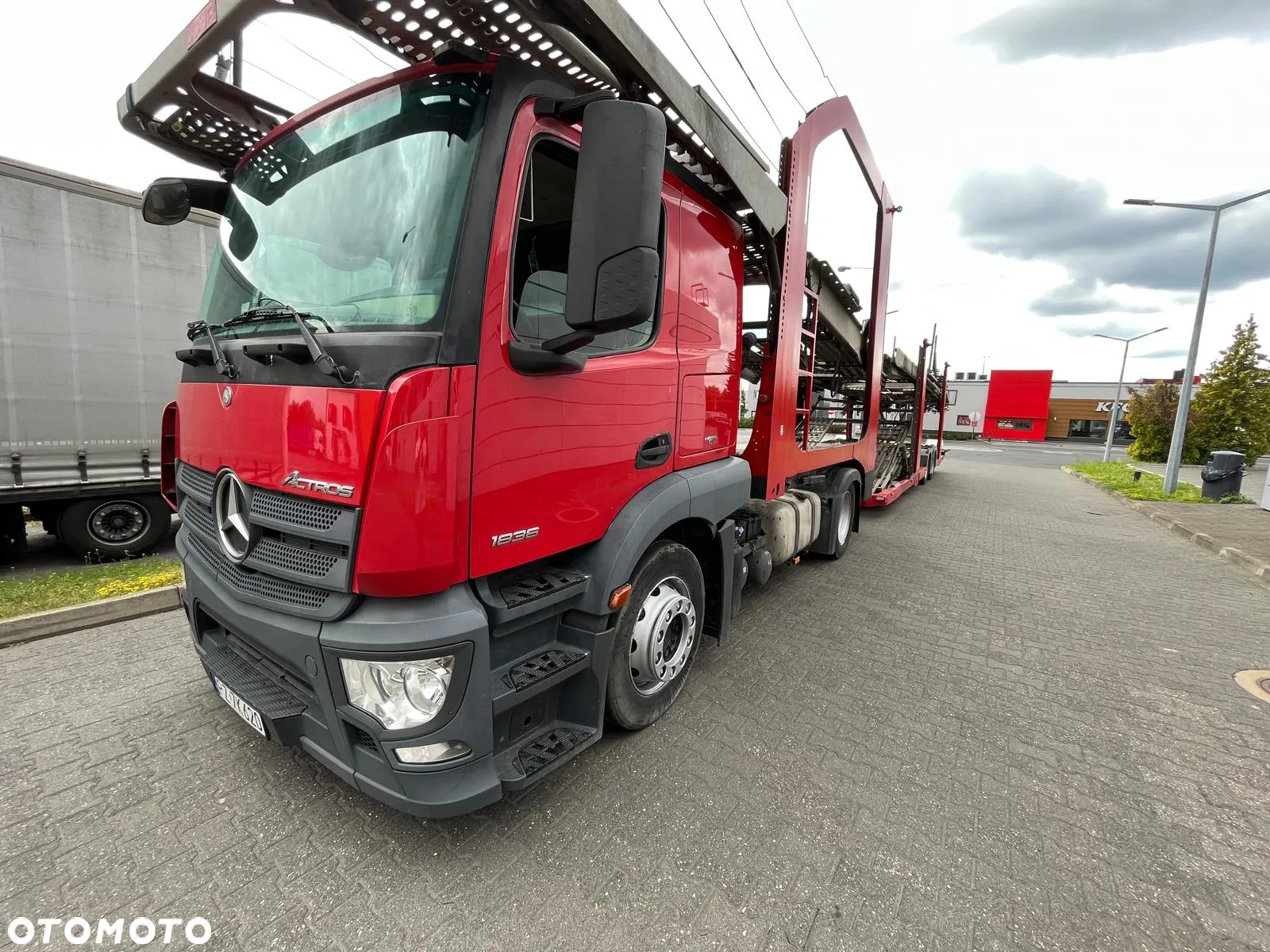 Mercedes-Benz Actros - 3