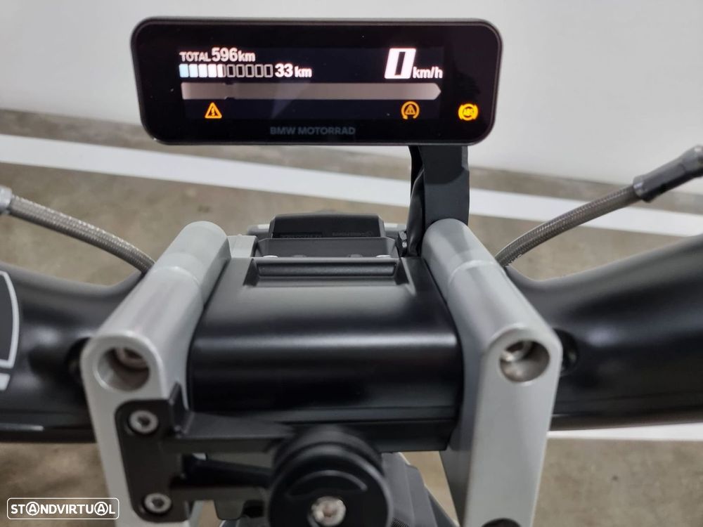 BMW CE 02 Cosmicblack - 10