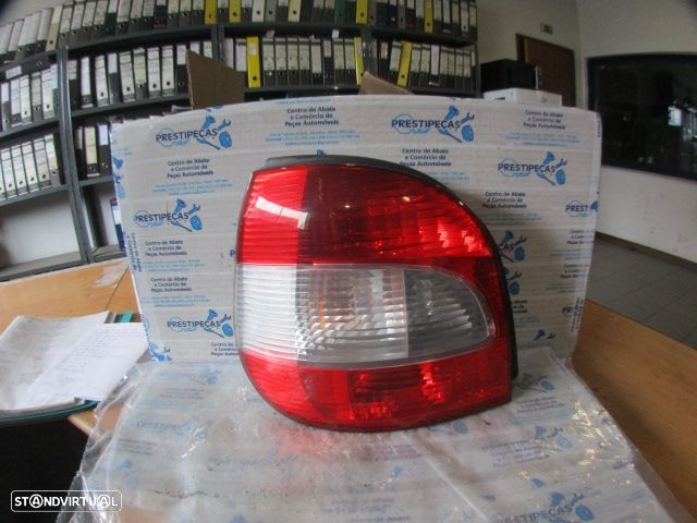 Farol Tras Stop3106 RENAULT SCENIC RX4 2002 1.9 DCI 100CV 5P VERDE ESQ ORIGINAL - 1