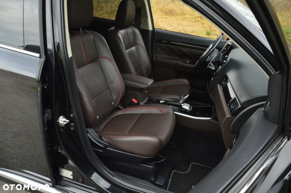 Mitsubishi Outlander 2.0 4WD Top - 7