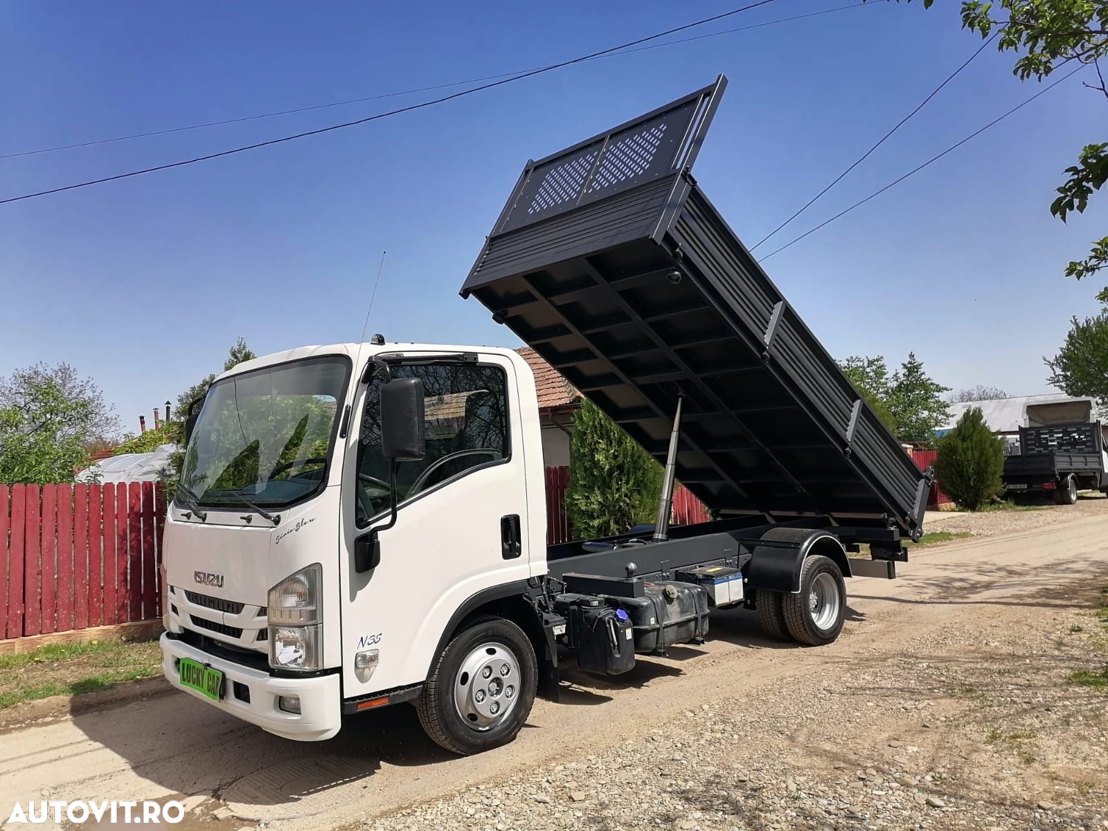 Isuzu Basculabila - 1