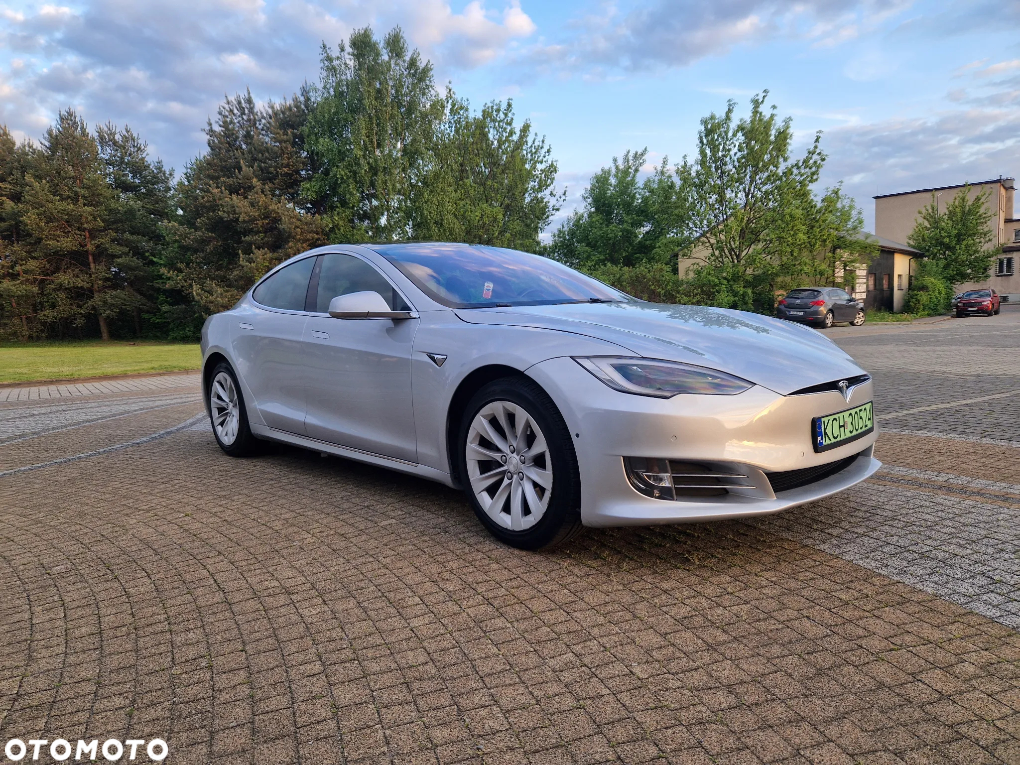Tesla Model S Long Range Plus - 3