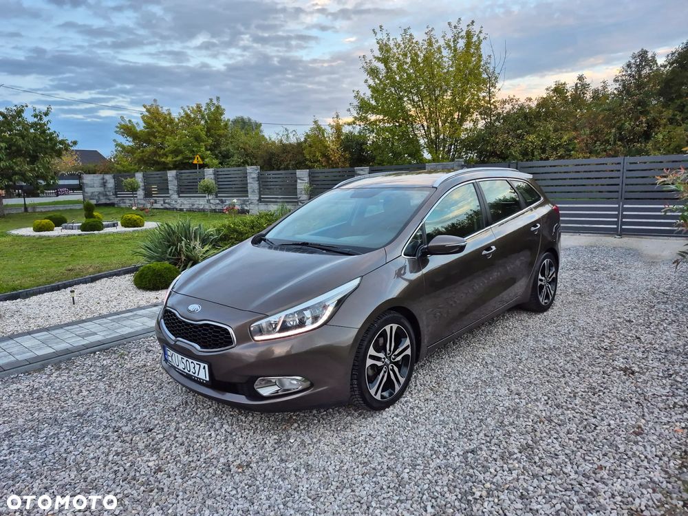 Kia Ceed - 11