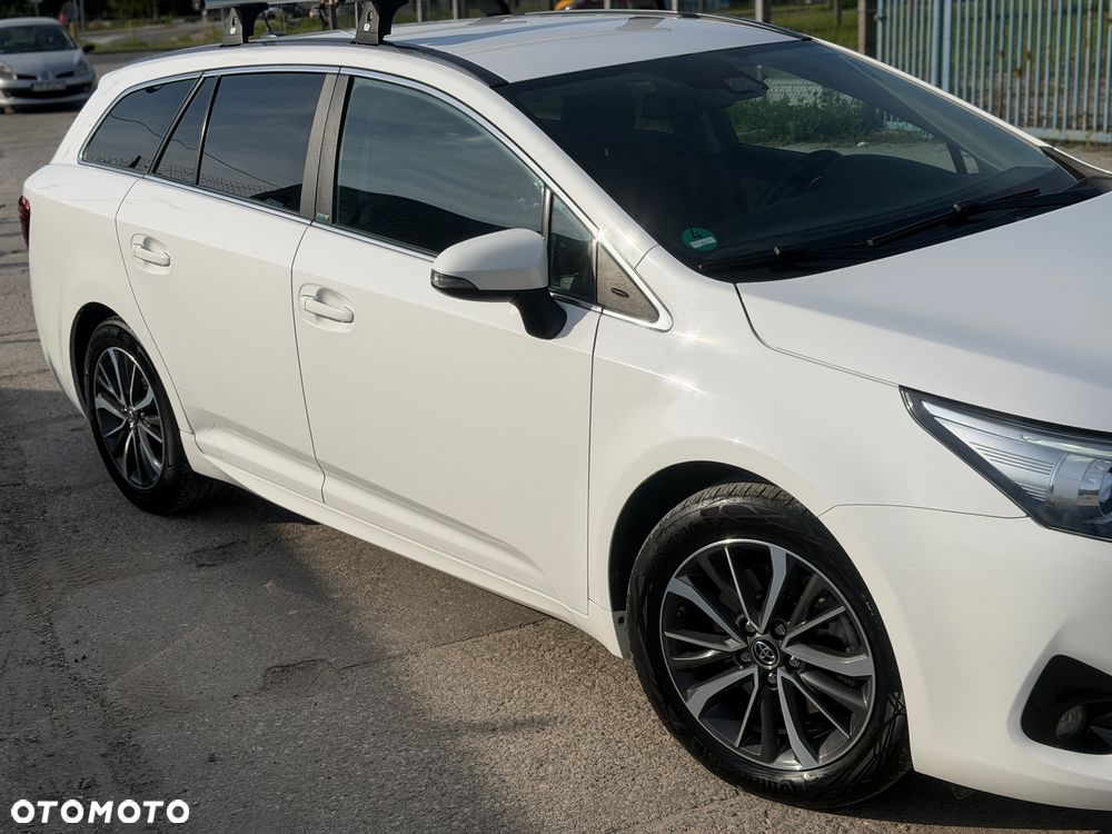 Toyota Avensis 2.0 D-4D Premium - 14