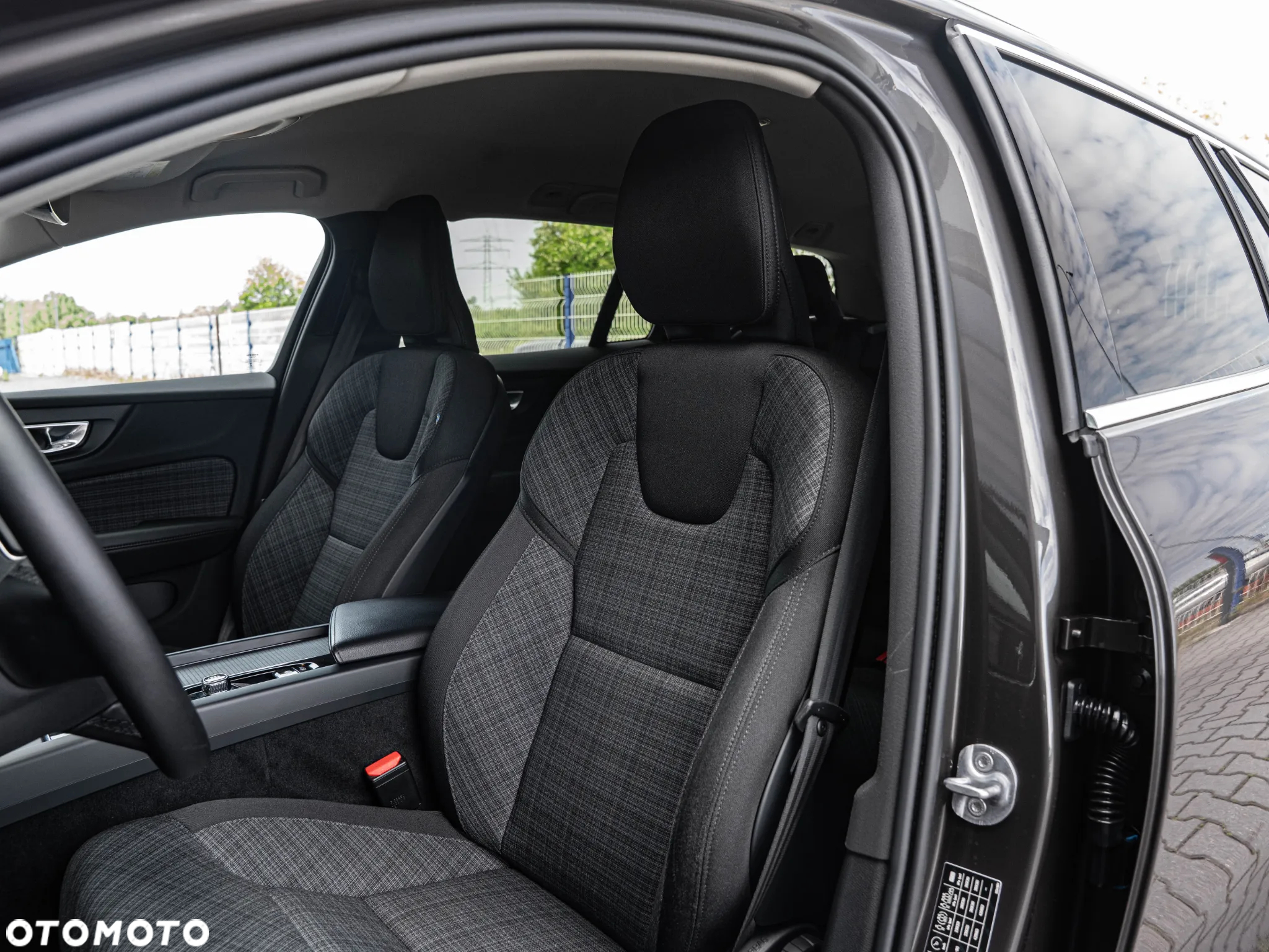 Volvo V60 B3 B Geartronic Momentum Core - 24