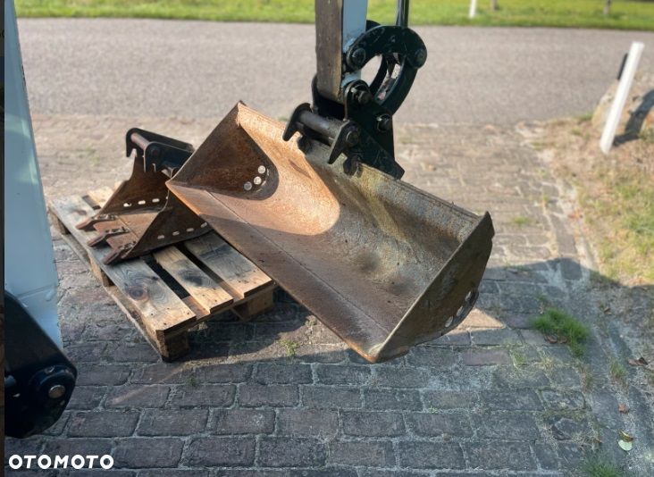 Bobcat E19 , minikoparka ROK 2021 z 4 łyżkami - 6