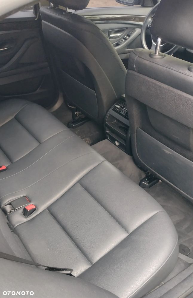BMW Seria 5 528i xDrive Sport-Aut Luxury Line - 10