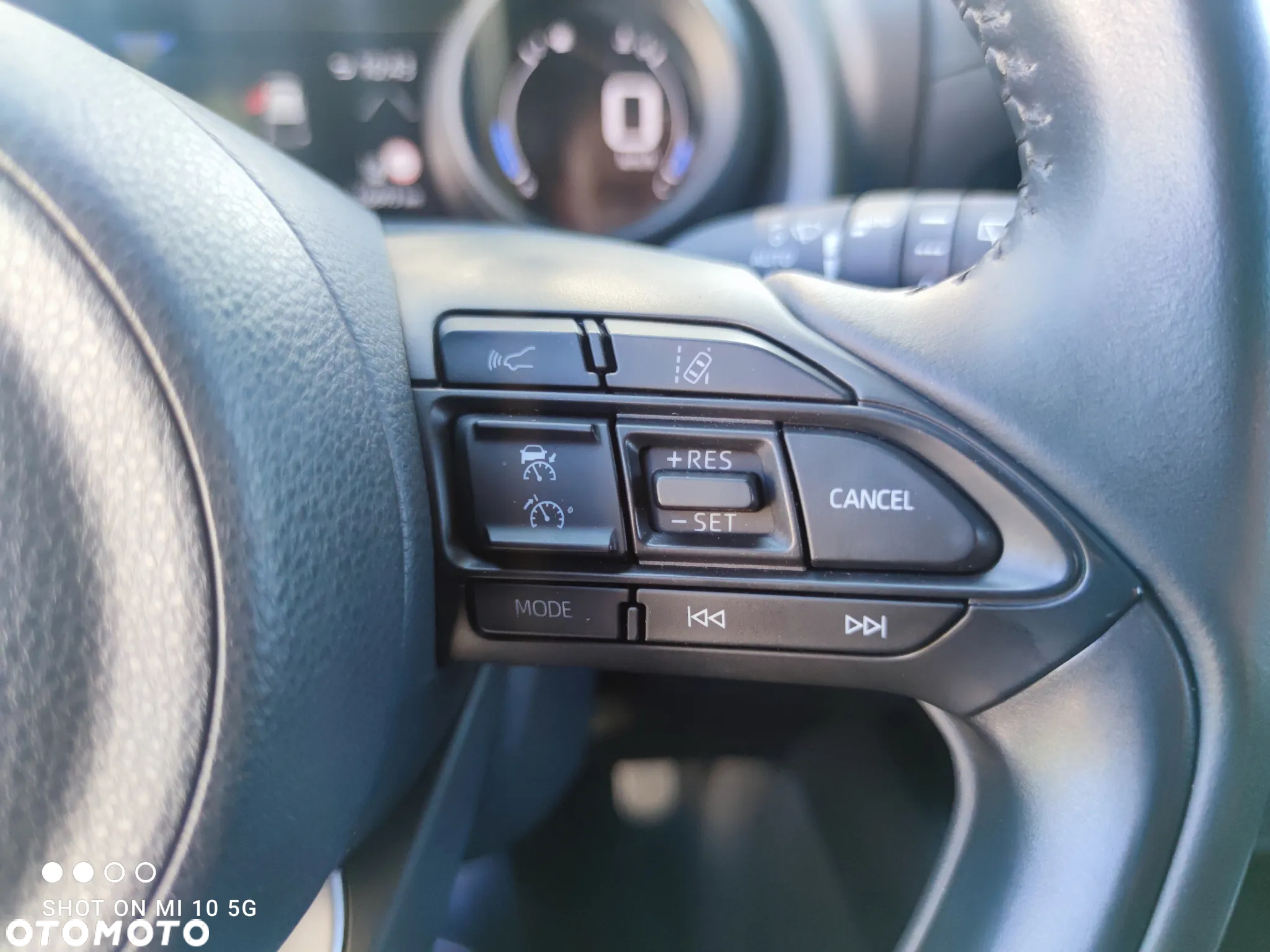 Toyota Yaris 1.5 VVT-iE Luxe - 24