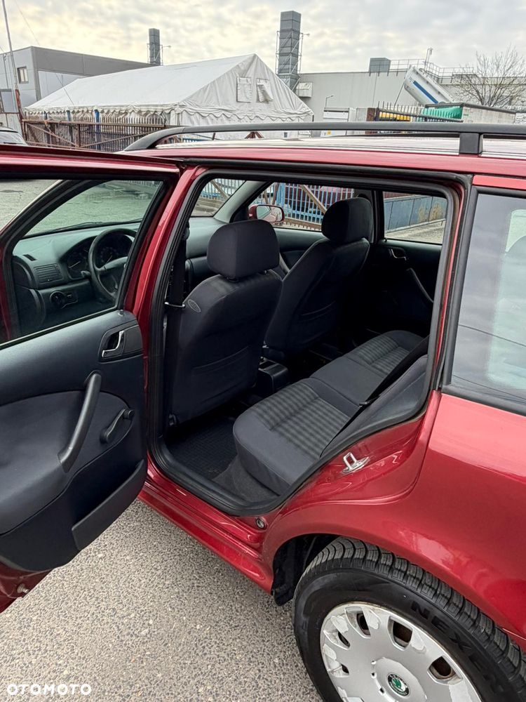 Skoda Octavia 1.6 Tour Sport - 13