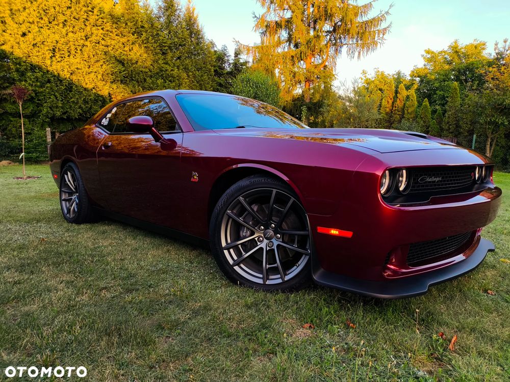Dodge Challenger - 32