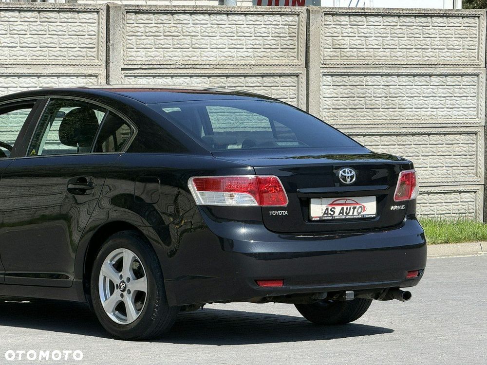 Toyota Avensis 1.8 Sol - 37