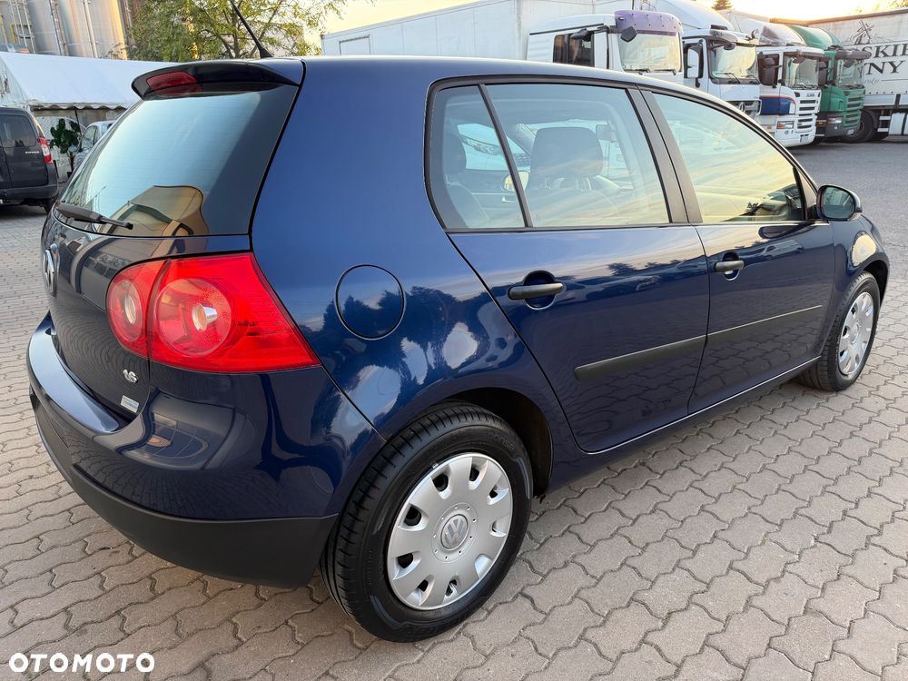 Volkswagen Golf 1.6 Comfortline - 4