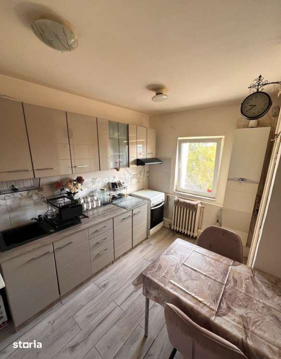 Apartament 3 camere decomandat, 2 bai, 75 mp, 2 parcari, zona Garii — fotografia 1