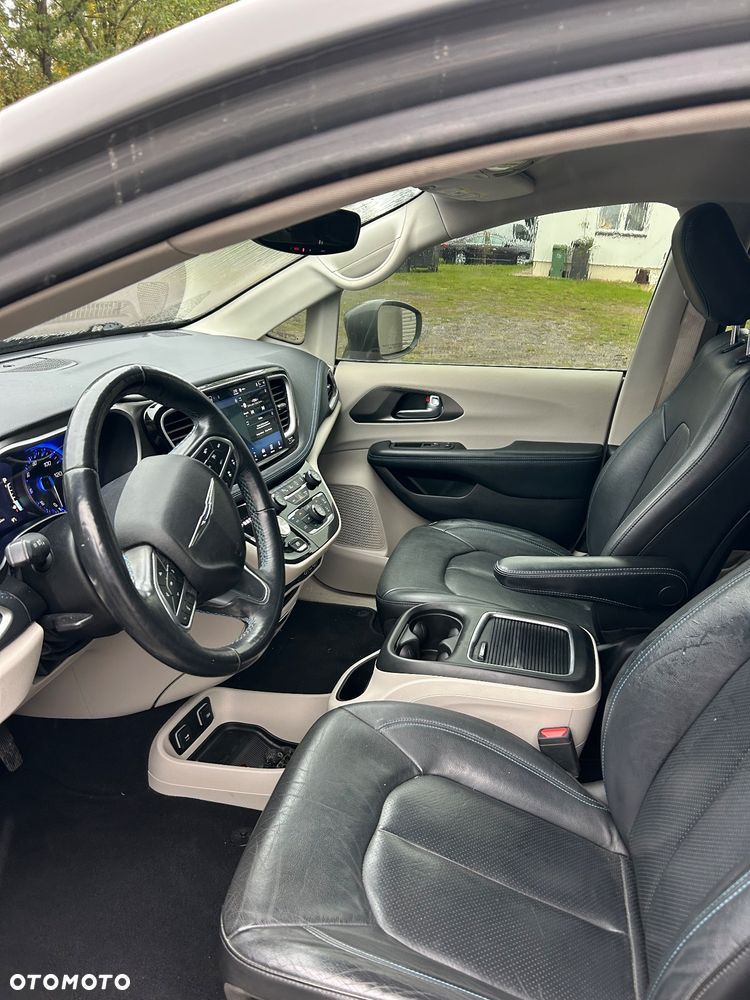 Chrysler Pacifica - 13
