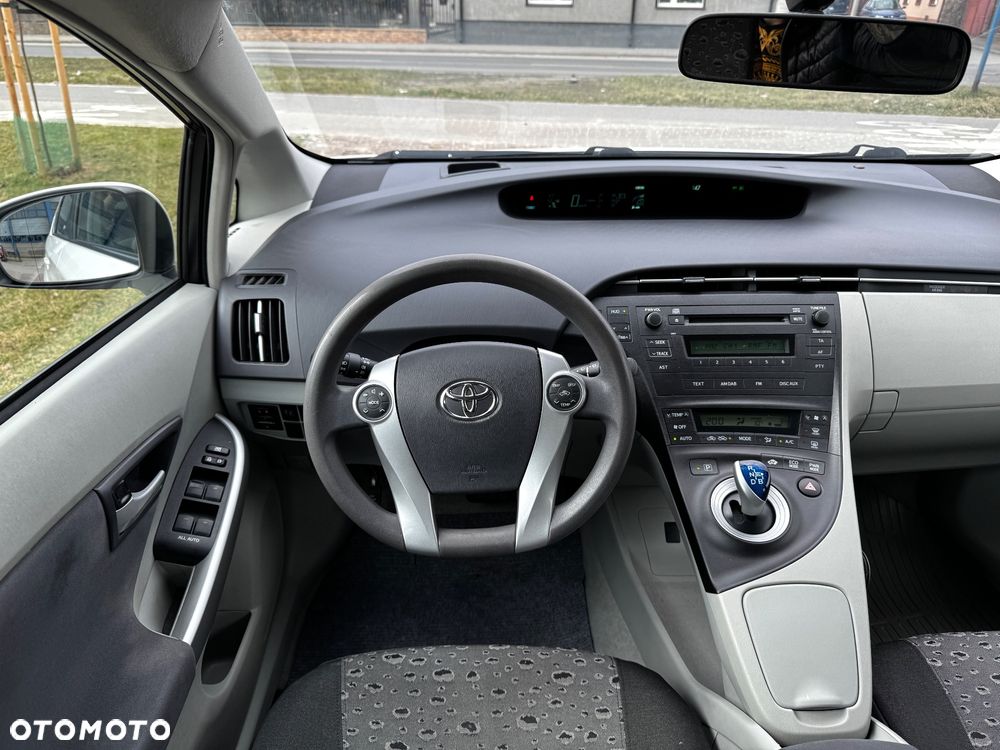 Toyota Prius - 10